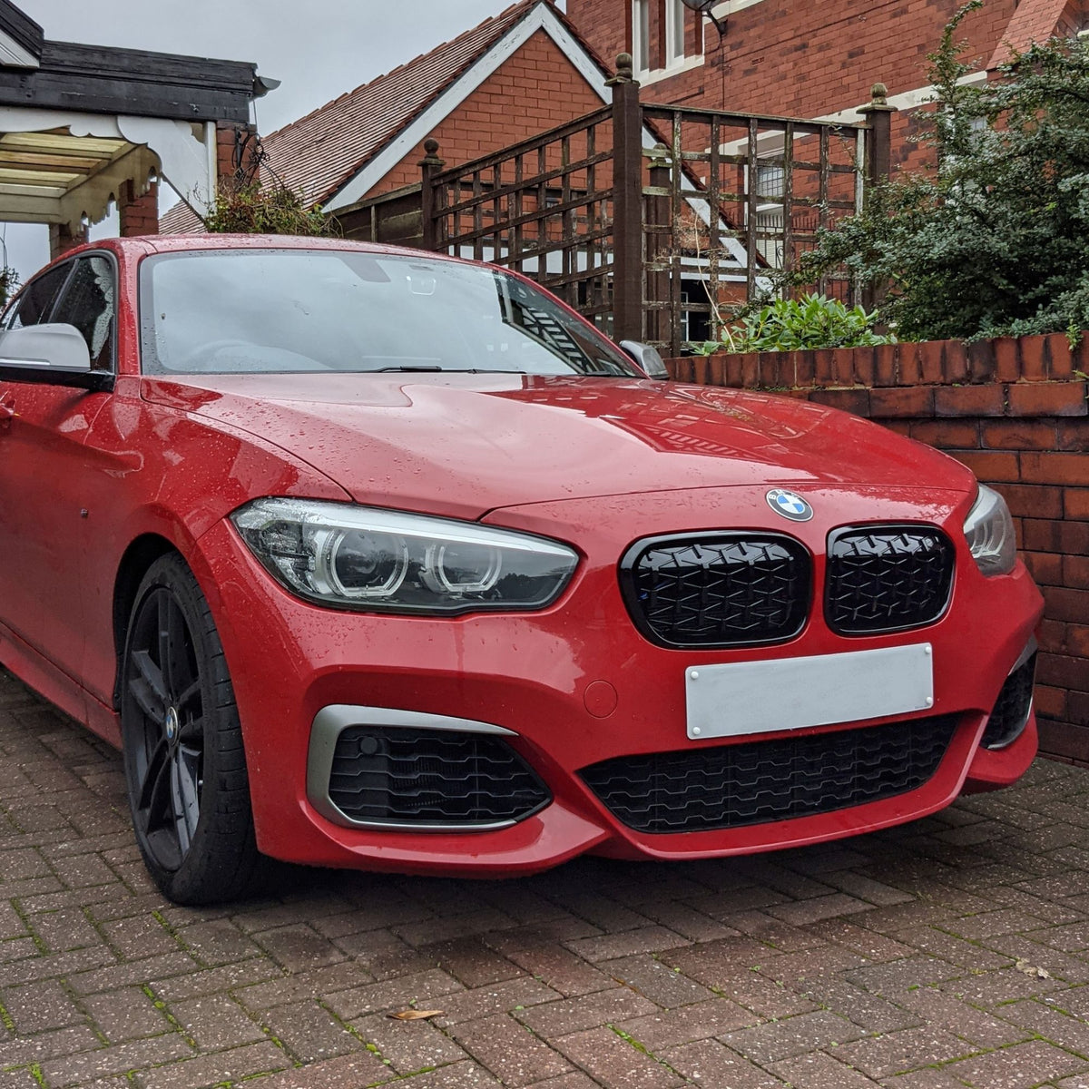 BMW 1 Series F20/F21 LCI Gloss Black Diamond Grill (2015-2019)